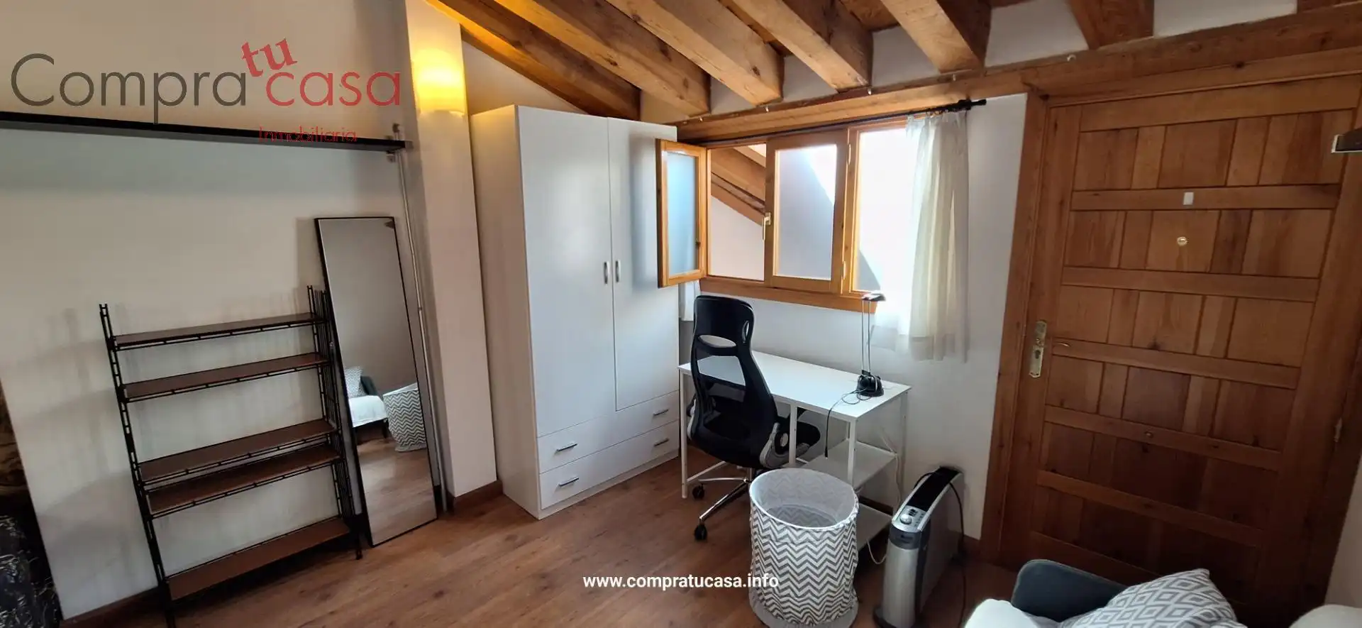 Habitación de Apartamento de alquiler en Segovia con Calefacción y Amueblado