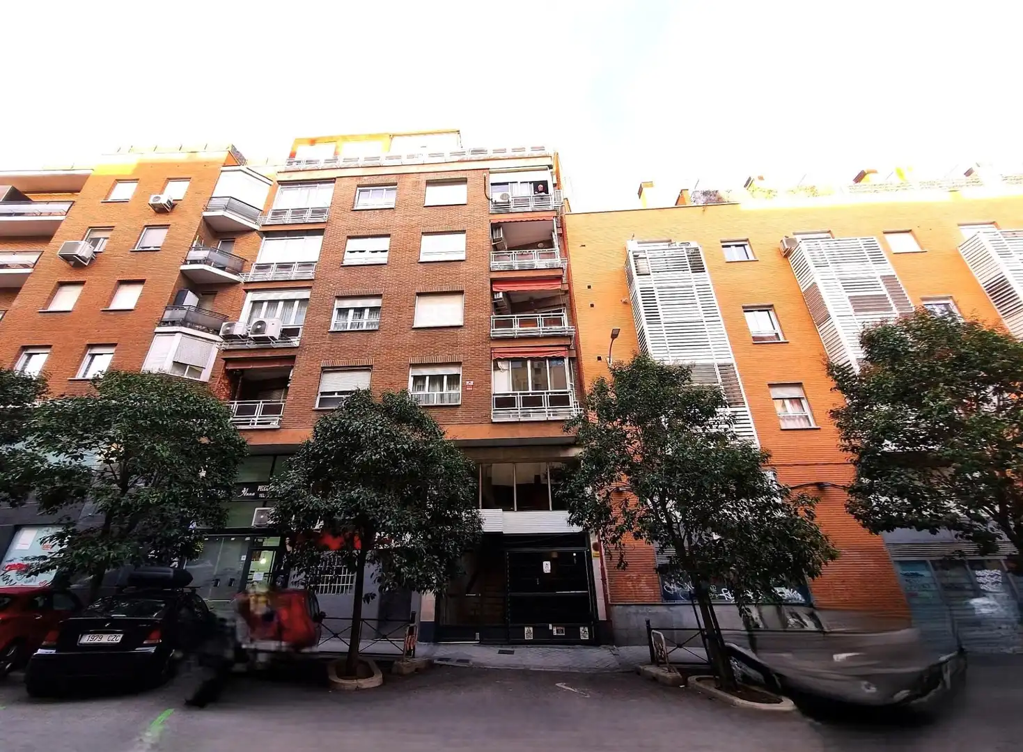 Exterior view of Garage for sale in Madrid