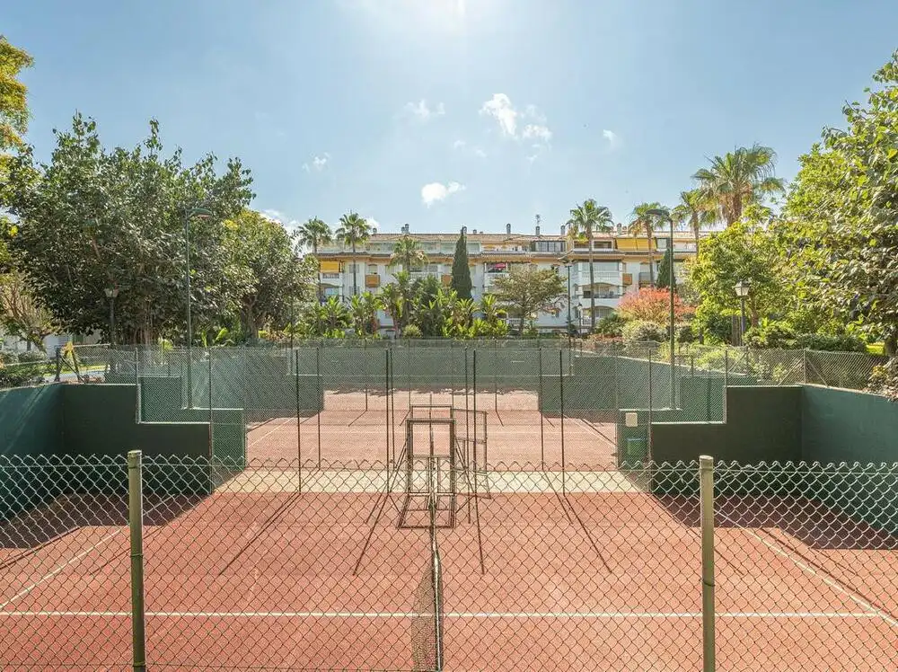 Vista exterior de Planta baixa de lloguer en Marbella amb Terrassa, Piscina i Piscina comunitària