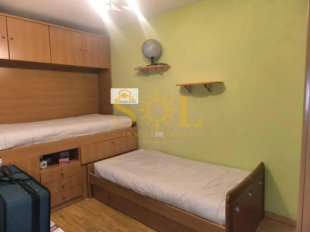 Habitación de Piso en venta en Ponferrada con Calefacción, Parquet y Trastero