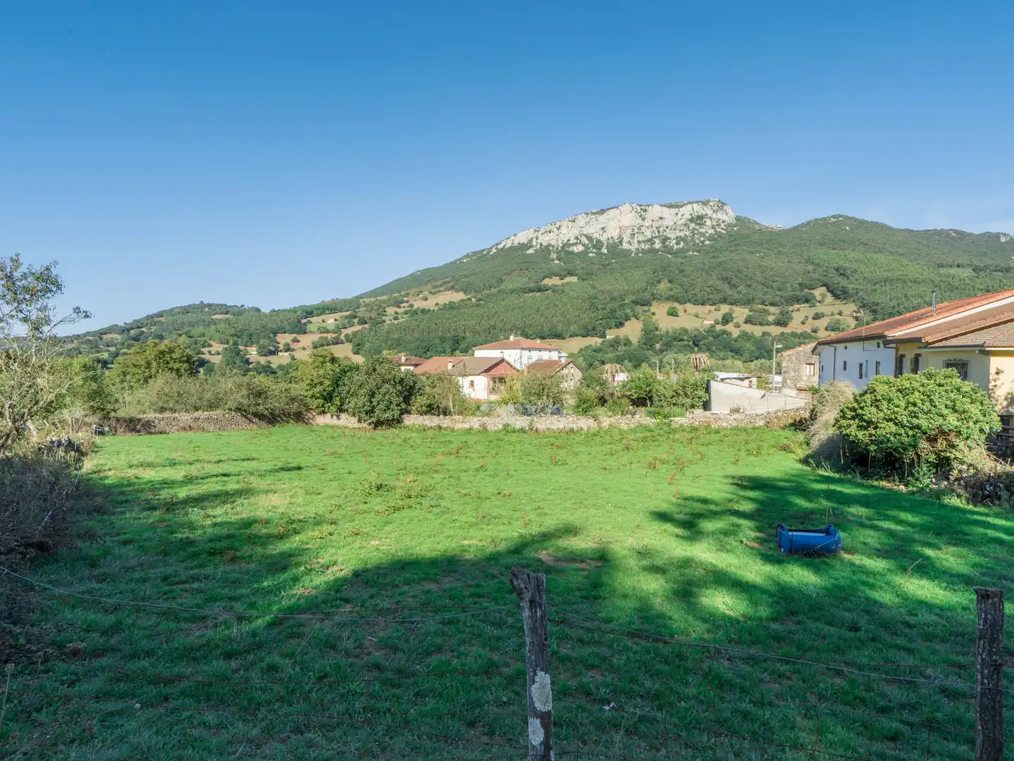 Residential land for sale in Barrio Riancho 38