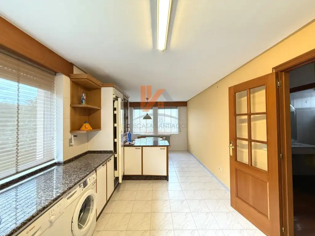 Cocina de Casa adosada en venta en Brión con Jardín privado, Terraza y Piscina