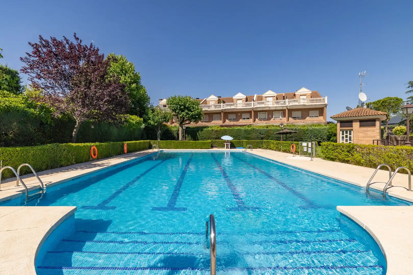 Piscina de Apartament en venda en Madrid amb Aire condicionat, Calefacció i Terrassa