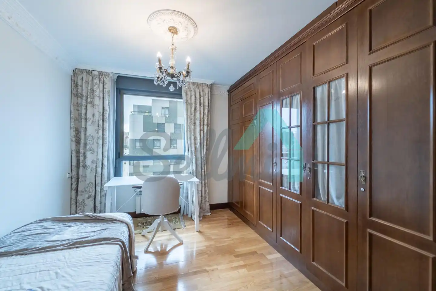 Schlafzimmer von Wohnung zur Miete in Oviedo  mit Heizung, Parkett und Möbliert