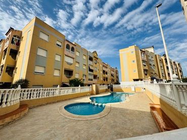 Apartament amb piscina en venda a Calle Adriano