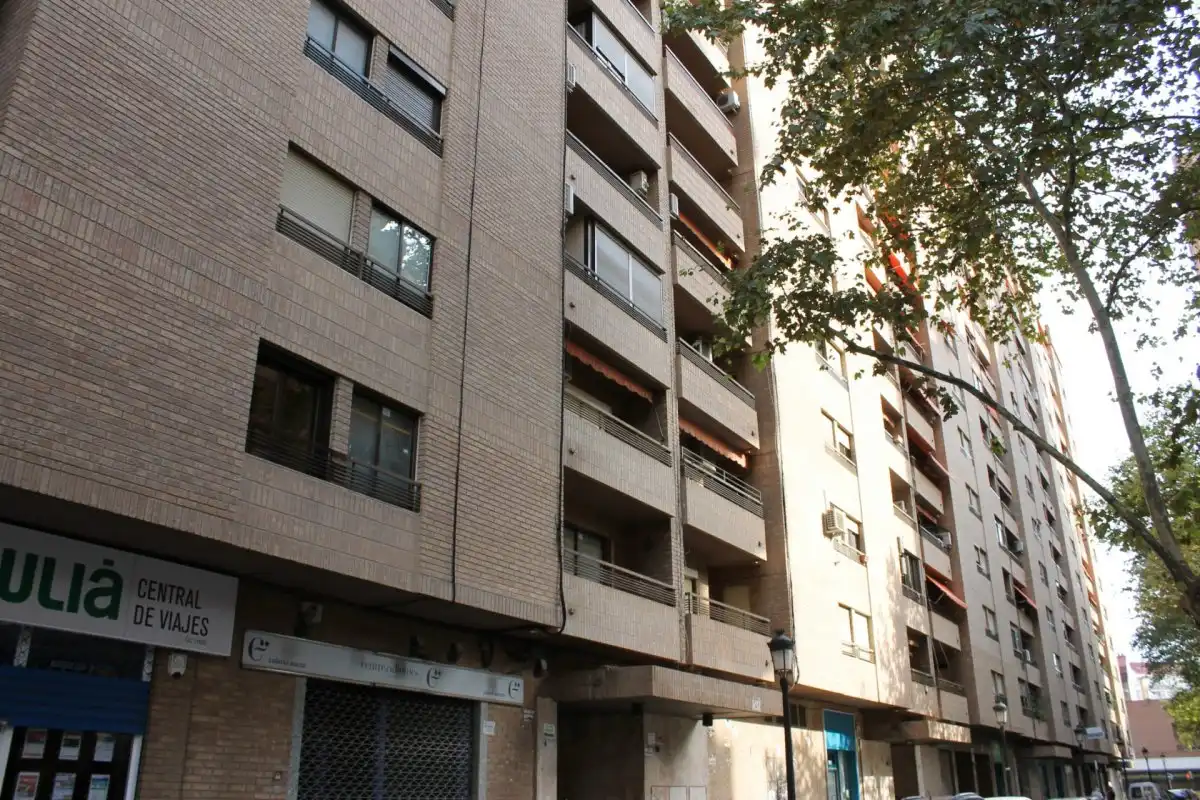 Vista exterior de Pis de lloguer en Valencia amb Aire condicionat, Parquet i Terrassa
