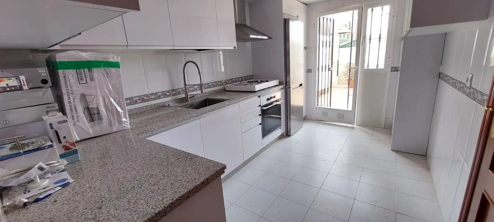 Cocina de Casa adosada de alquiler en Badajoz con Calefacción, Jardín privado y Terraza