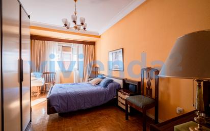 Bedroom of Flat for sale in  Madrid Capital  with Air Conditioner, Heating and Terrace