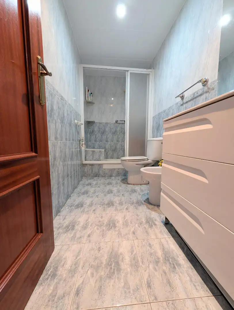 Baño de Piso en venta en Badalona con Aire acondicionado, Amueblado y Balcón
