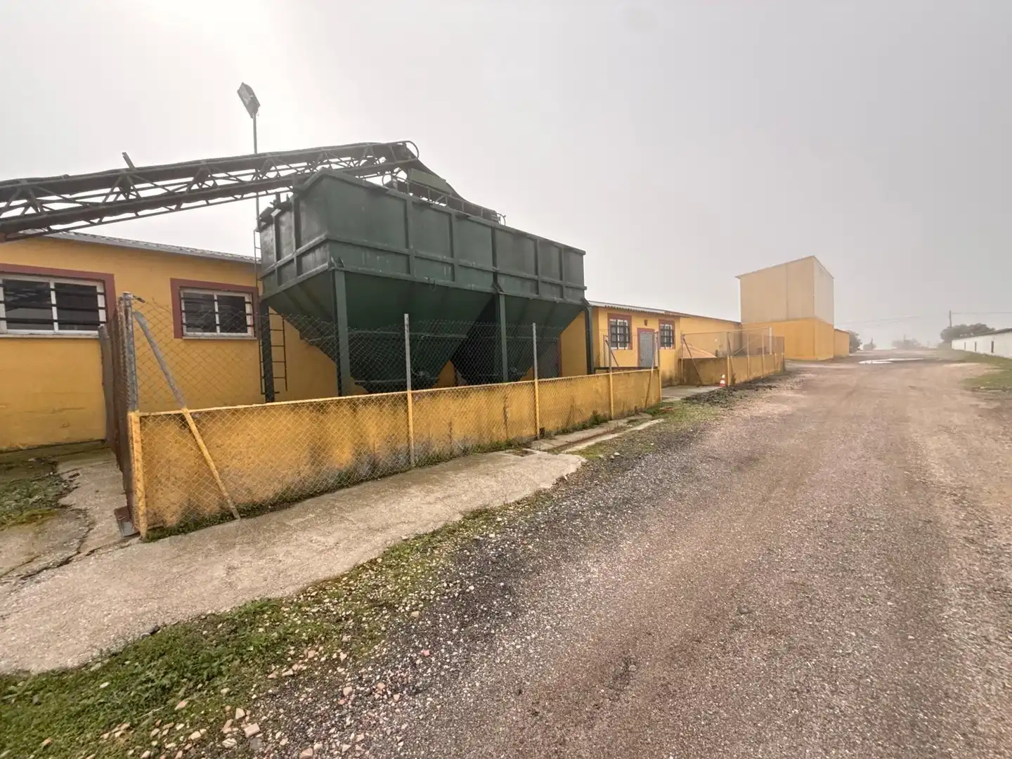 Vista exterior de Nave industrial en venta en Olías del Rey