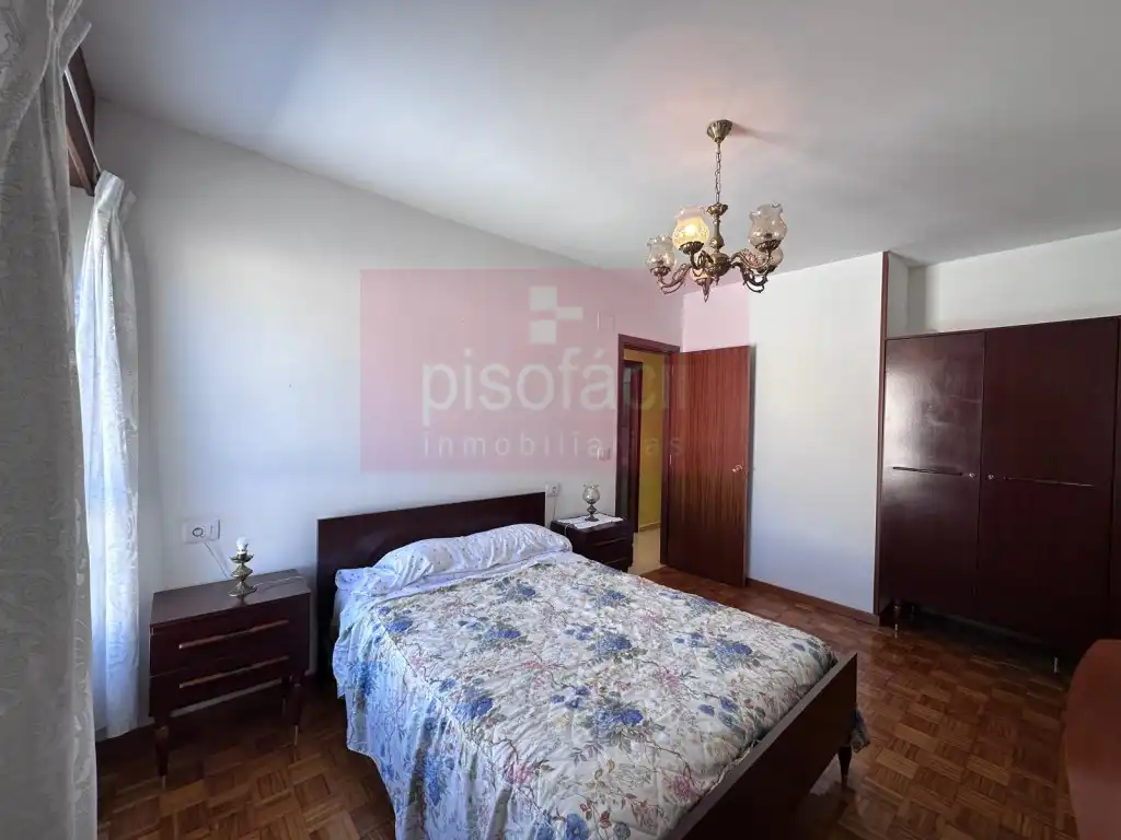 Bedroom of Flat for sale in Lugo