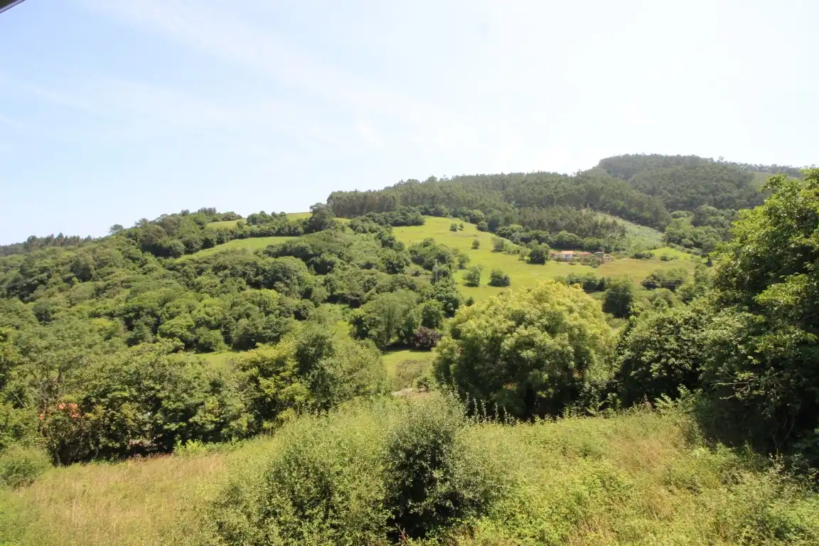 Country house zum Verkauf in Castrillón mit Privatgarten und Balkon