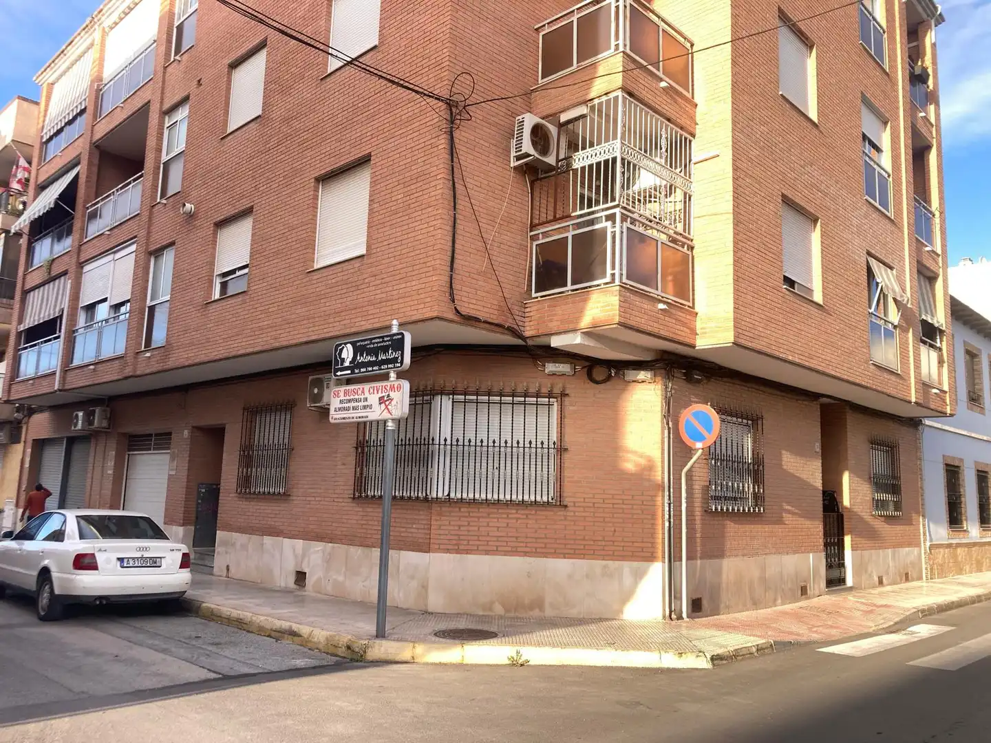 Flat with terrace for sale in Calle Adrián Viudes