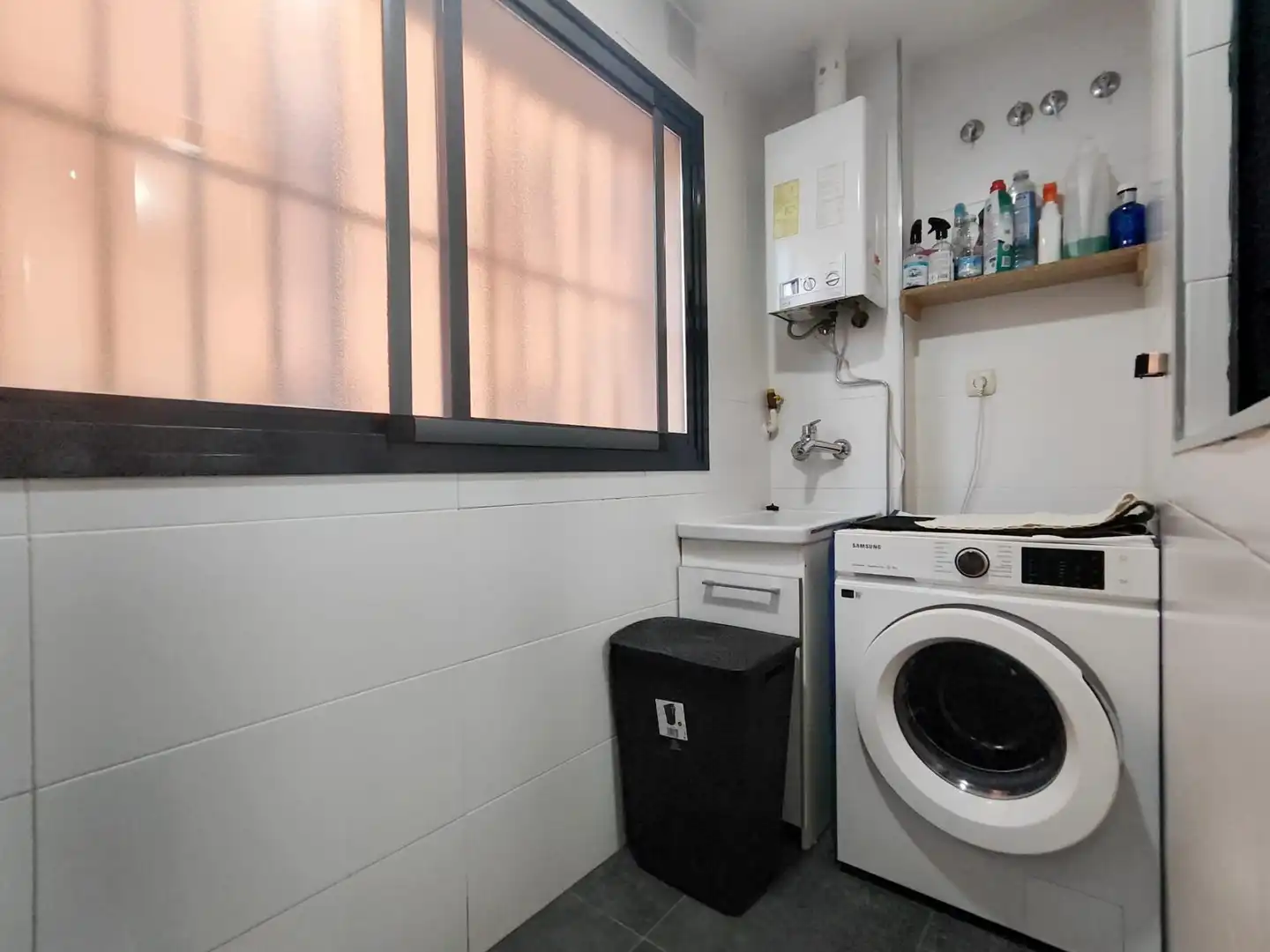 Bathroom of Flat for sale in Torremolinos  with Air Conditioner, Heating and Terrace
