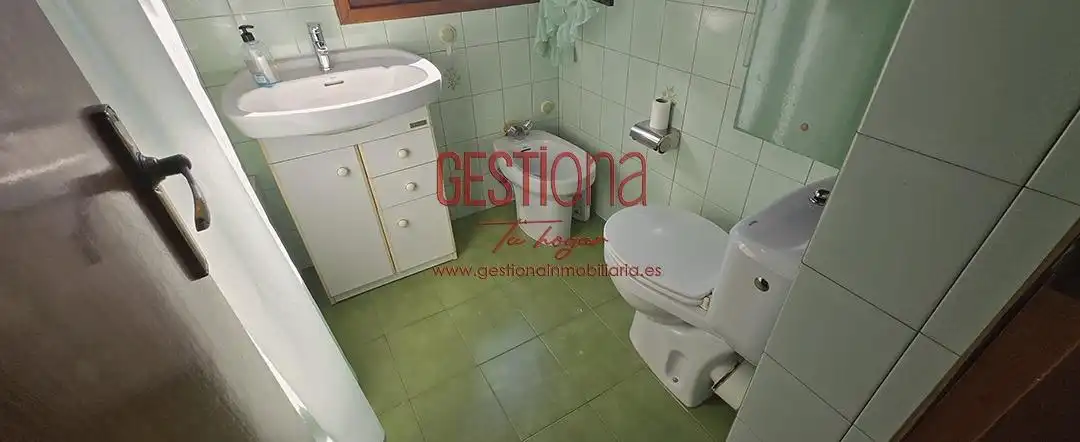 Baño de Apartamento en venta en Noja con Terraza y Balcón