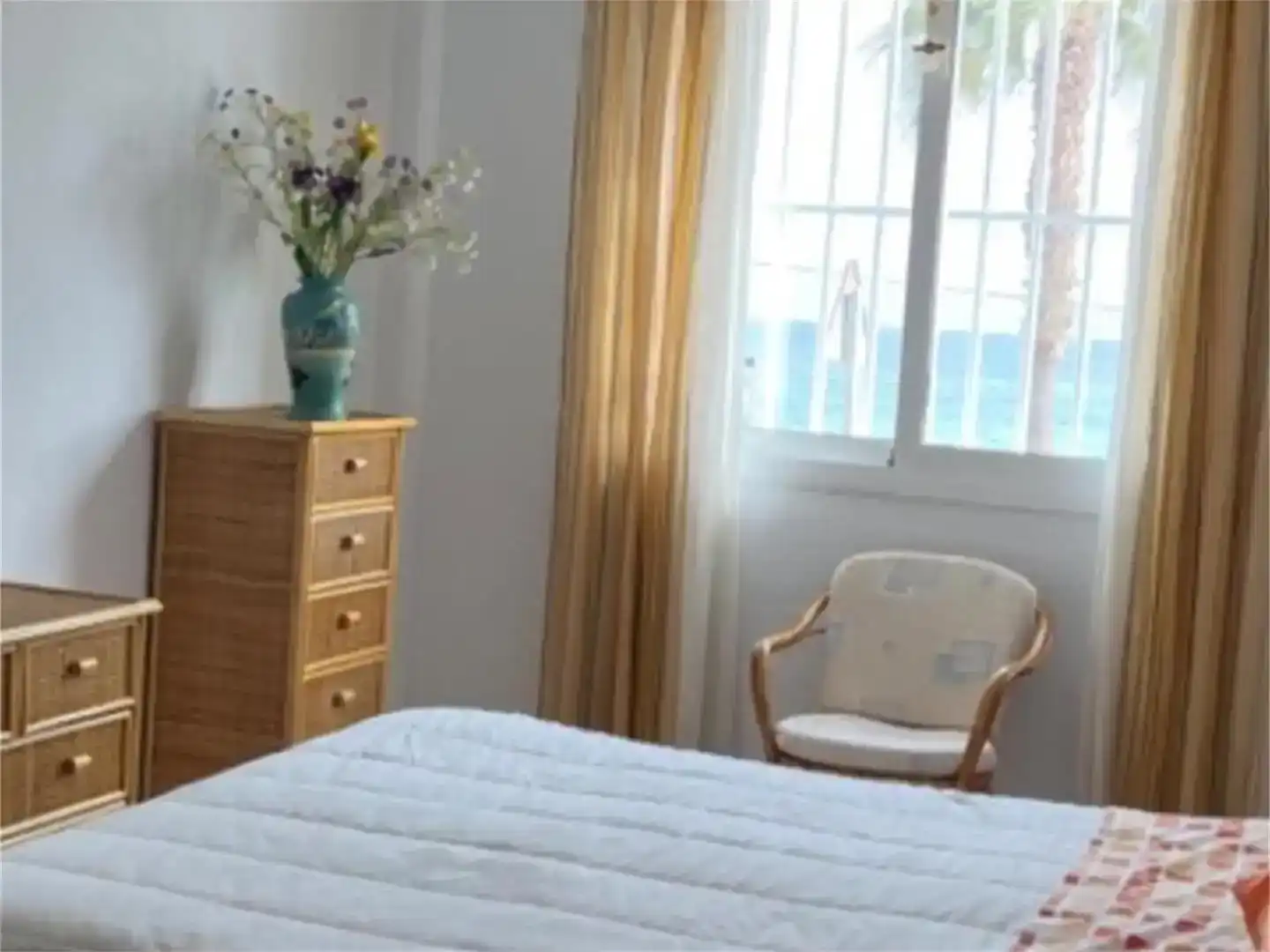 Habitación de Piso en venta en Polopos con Amueblado, Horno y Lavadora