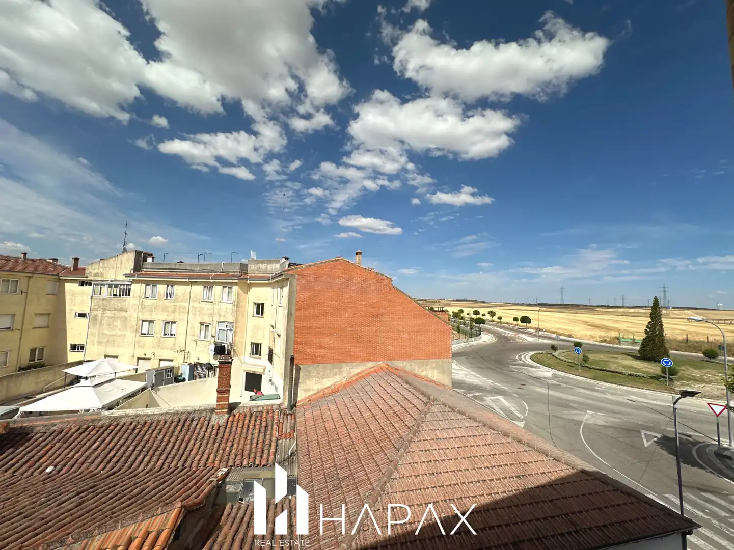 Vista exterior de Piso en venta en Villares de la Reina con Calefacción