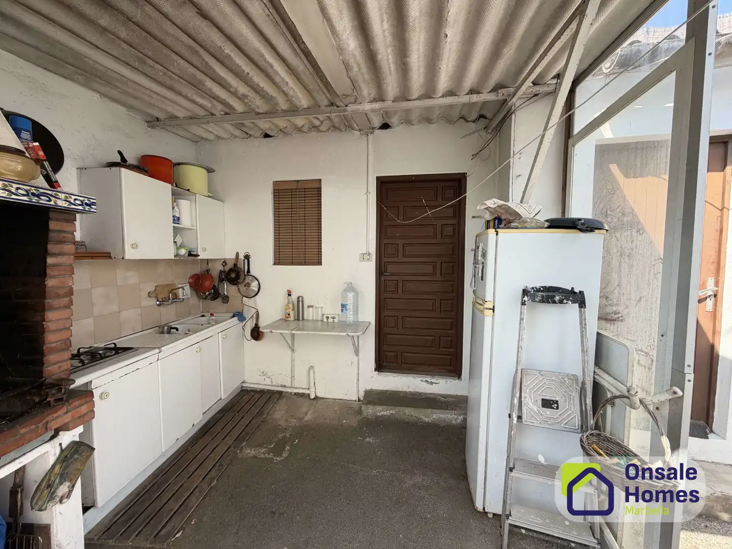 Cuina de Casa o xalet en venda en Estepona amb Jardí privat, Terrassa i Traster