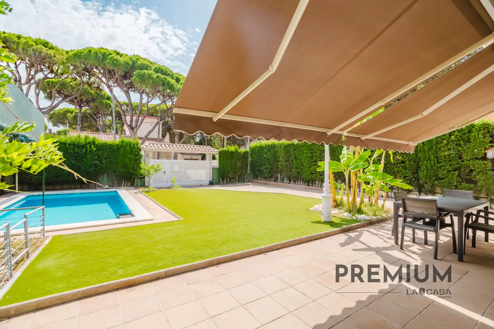 Jardí de Casa o xalet en venda en Castelldefels amb Piscina