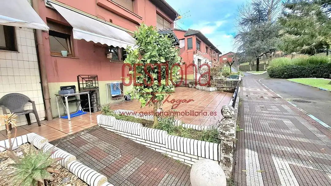 Vista exterior de Planta baja en venta en Camargo con Calefacción, Terraza y Trastero