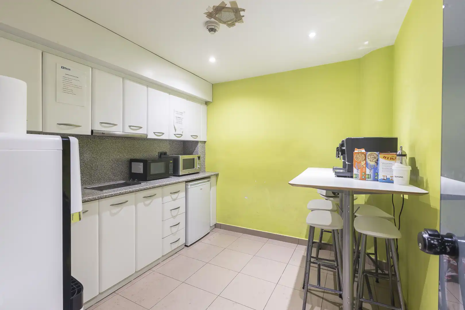 Cocina de Oficina de alquiler en Sant Martí
