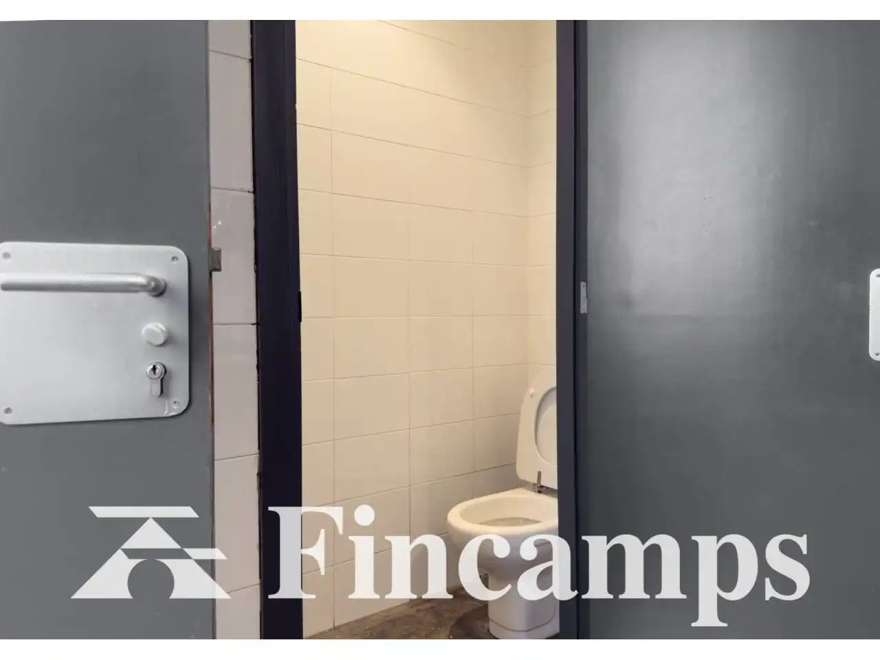 Badezimmer von Büro zur Miete in Sabadell mit Klimaanlage, Heizung und Alarm