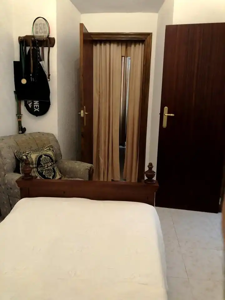 Dormitori de Casa adosada en venda en Fuentes de León amb Terrassa i Balcó
