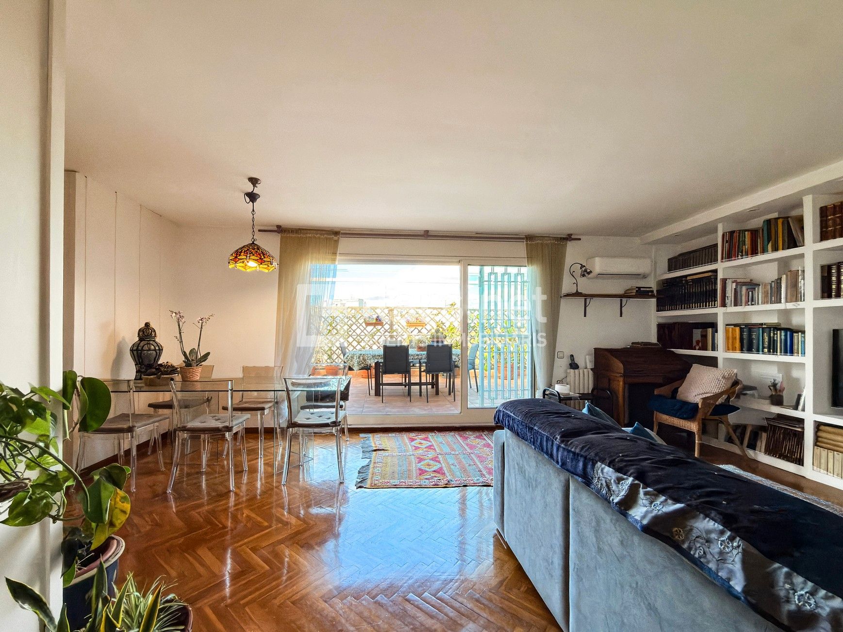 Sala d'estar de Àtic en venda en Vilanova i la Geltrú amb Aire condicionat, Calefacció i Parquet