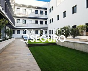 Jardí de Pis de lloguer en Churriana de la Vega amb Calefacció, Terrassa i Piscina