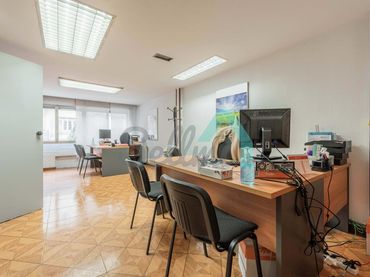 Büro mit Aufzug zur Miete in Uría