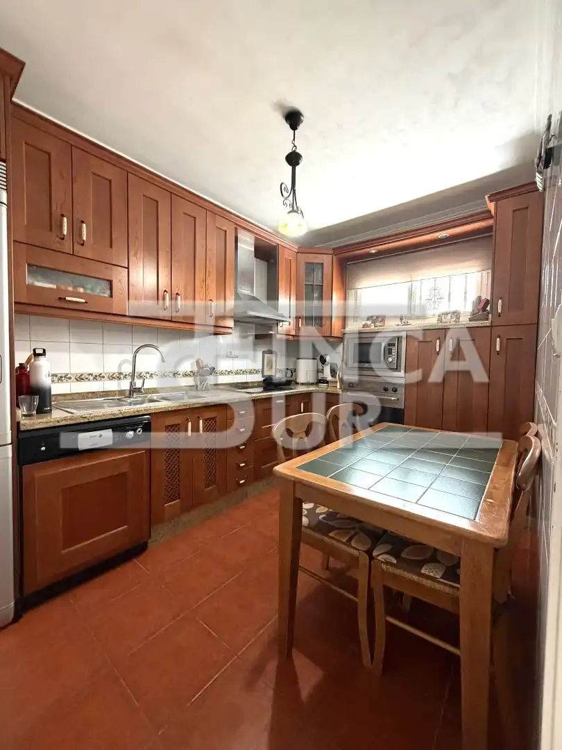 Cocina de Casa adosada en venta en Roquetas de Mar con Aire acondicionado, Calefacción y Terraza