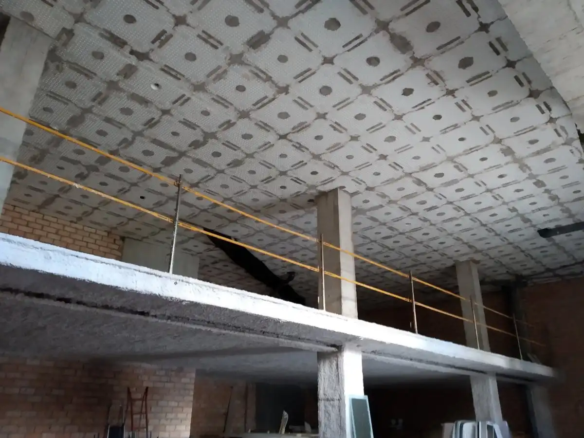 Local comercial de lloguer a Avenida - Divina Pastora - Plaza de Toros
