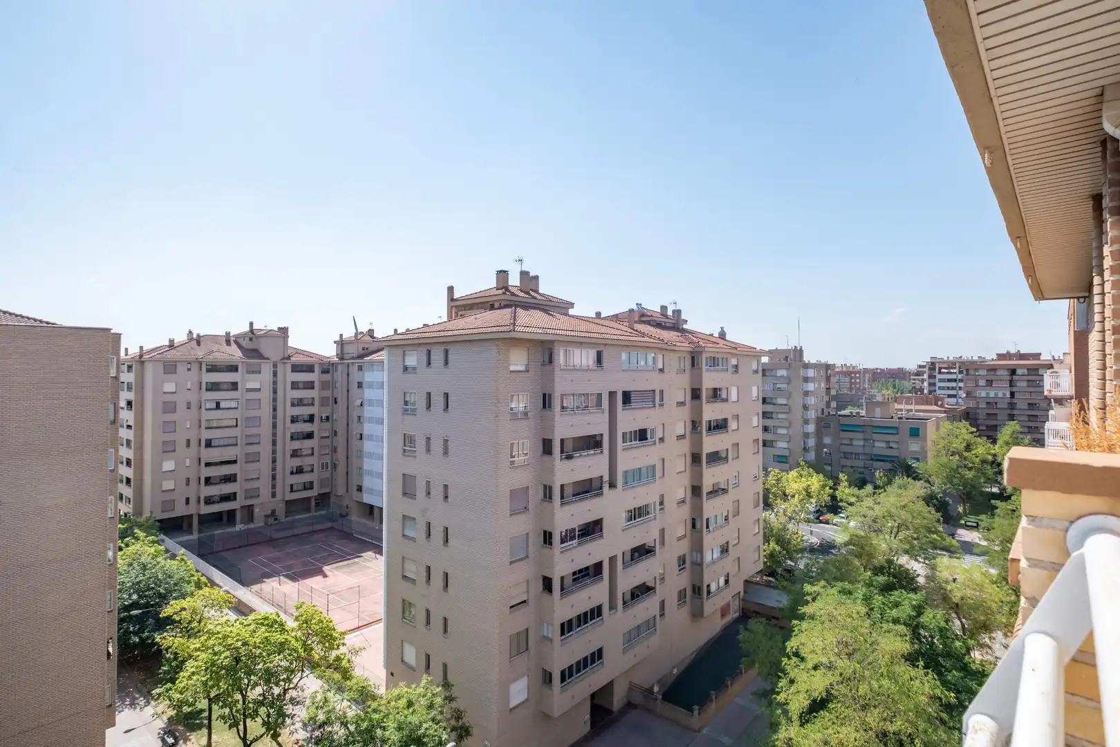 Vista exterior de Piso en venta en Zaragoza con Aire acondicionado y Terraza