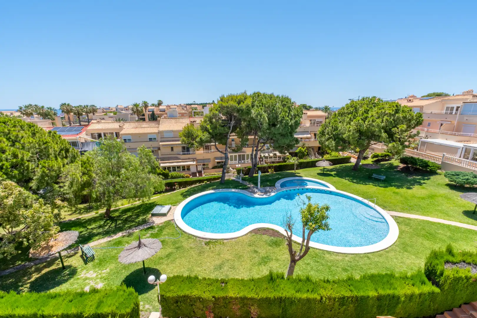 Jardí de Casa adosada en venda en Alicante / Alacant amb Aire condicionat, Calefacció i Terrassa