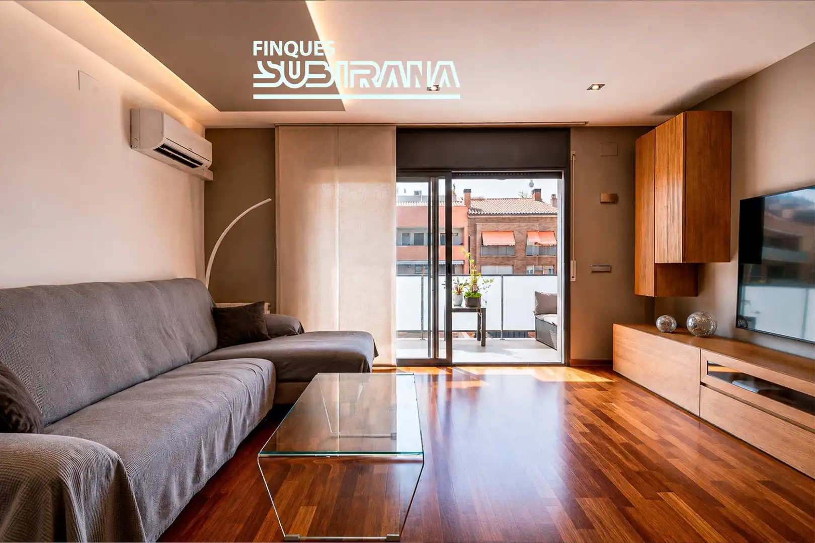 Sala de estar de Casa o chalet en venta en Vilanova del Camí con Aire acondicionado, Calefacción y Jardín privado