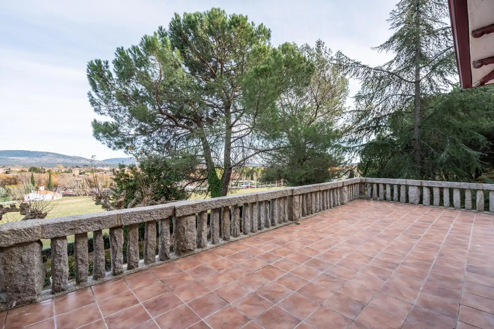 Terrassa de Finca rústica en venda en Guadarrama amb Aire condicionat, Calefacció i Jardí privat