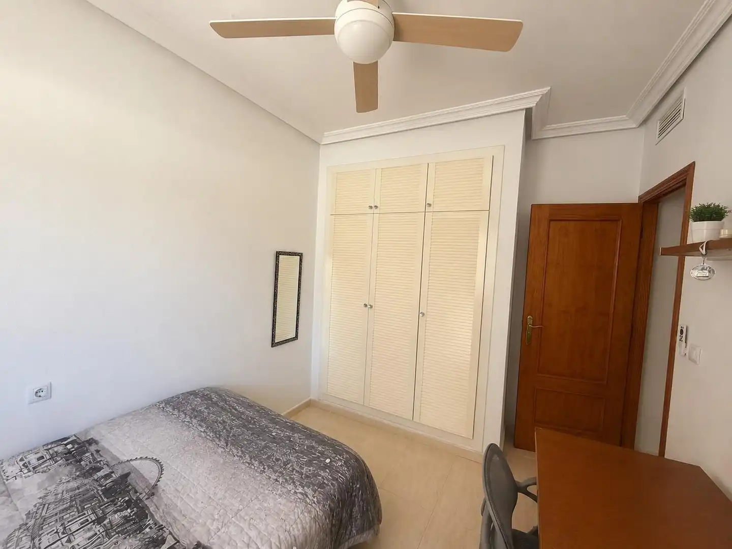 Schlafzimmer von Erdgeschoss zum Verkauf in Águilas mit Privatgarten, Terrasse und Möbliert
