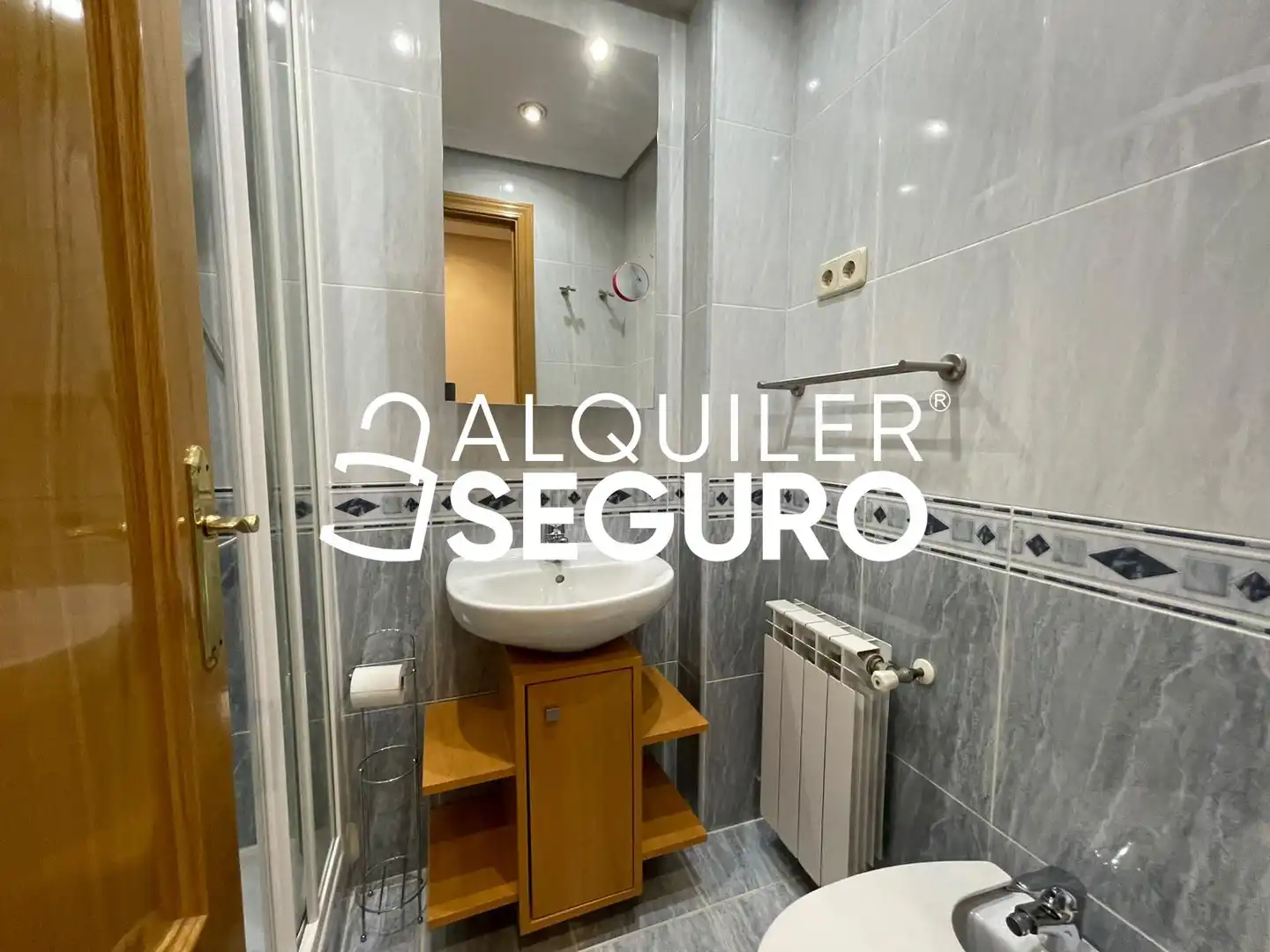 Bany de Pis de lloguer en Madrid amb Aire condicionat, Calefacció i Terrassa