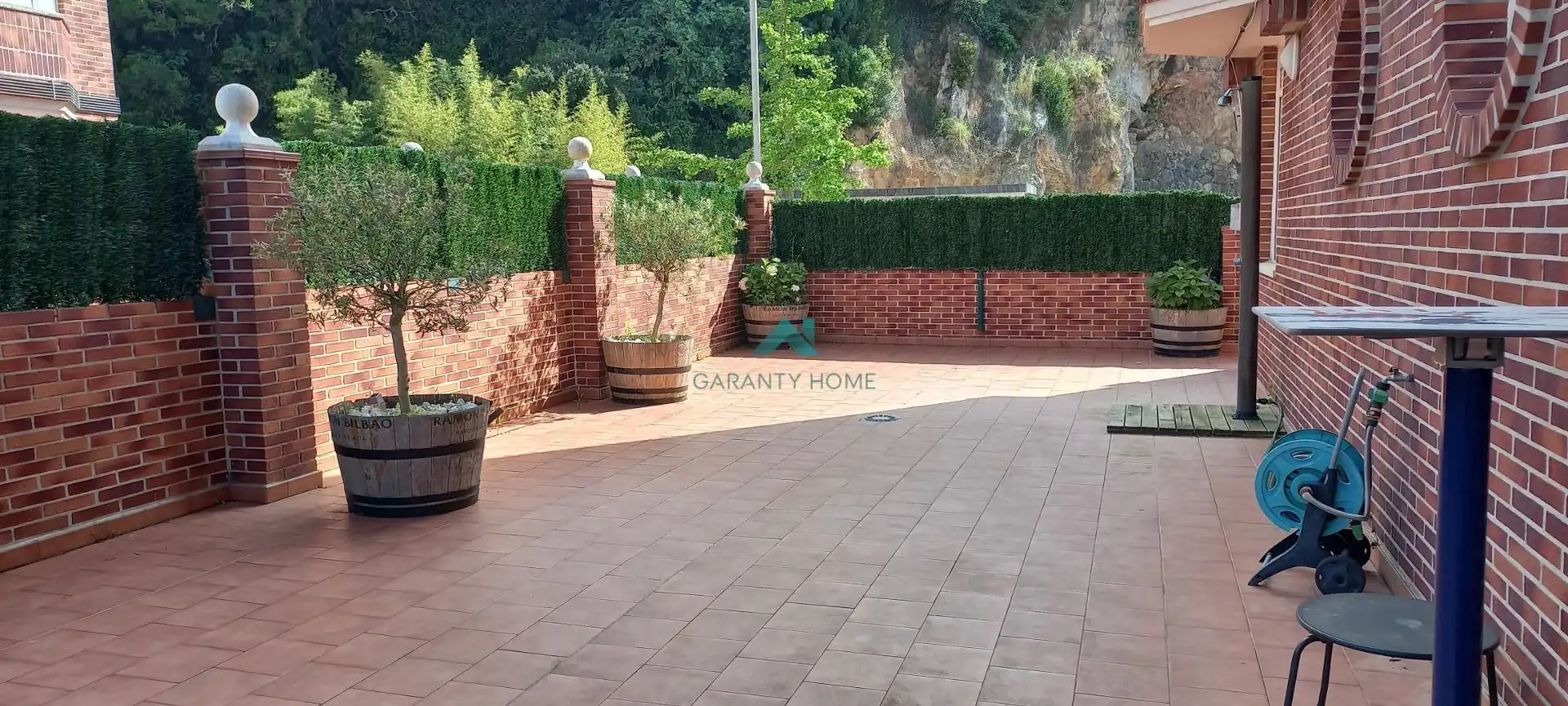 Terrasse von Erdgeschoss zum Verkauf in Santoña mit Heizung und Privatgarten