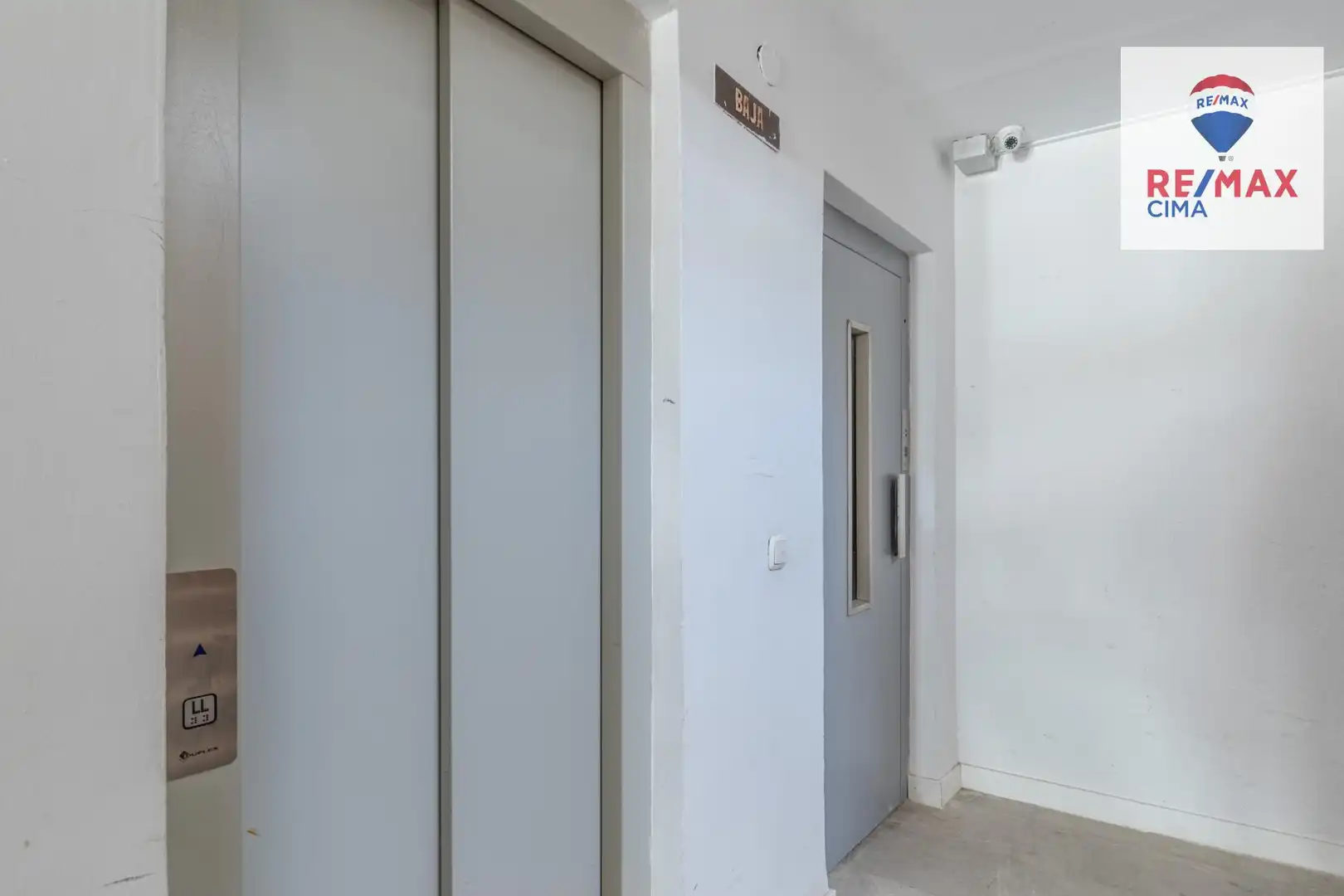 Estudio en venta en Sierra Nevada con Calefacción y Terraza