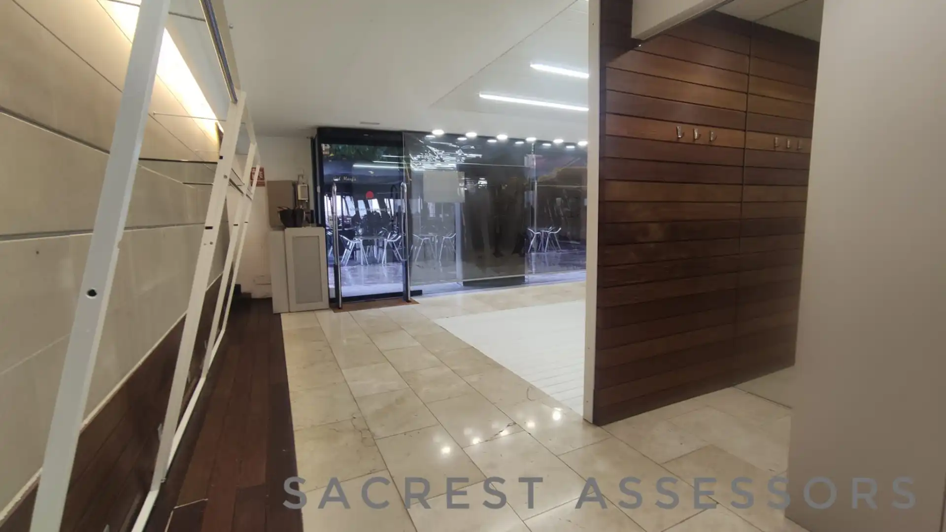 Local comercial en alquiler en Plaça de Prat de la Riba, imagen 8