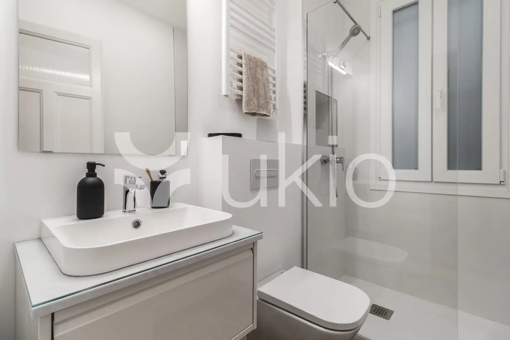 Baño de Apartamento de alquiler en Madrid con Aire acondicionado, Calefacción y Amueblado
