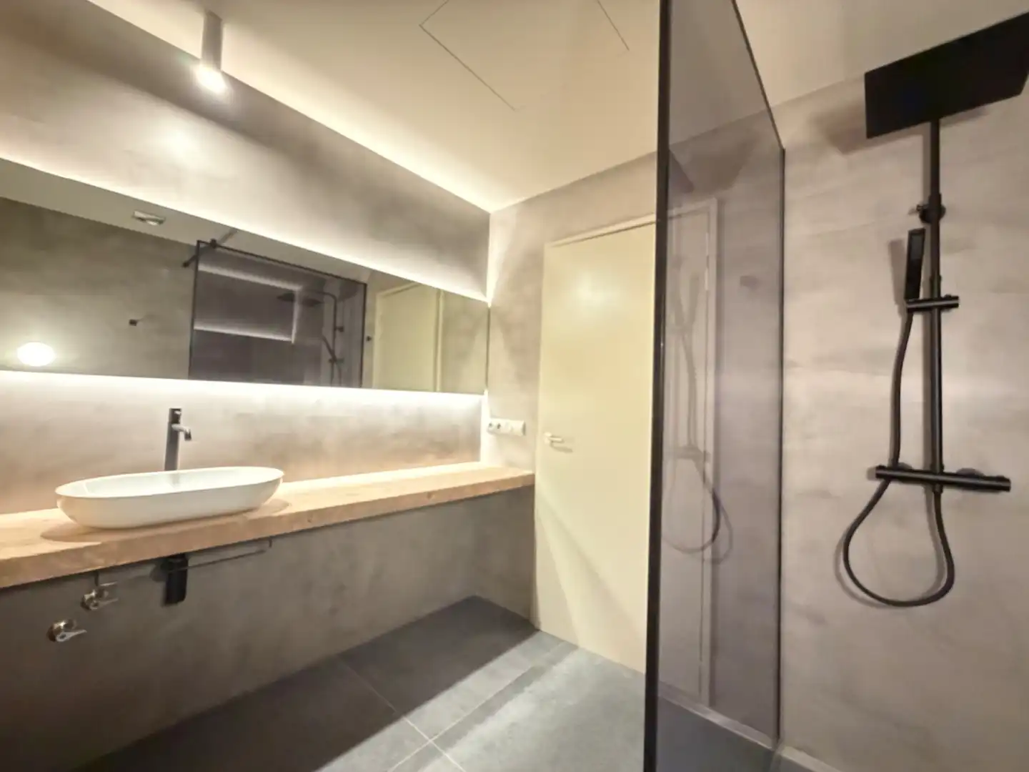 Bathroom of Flat for rent in La Bisbal d'Empordà  with Air Conditioner, Heating and Private garden