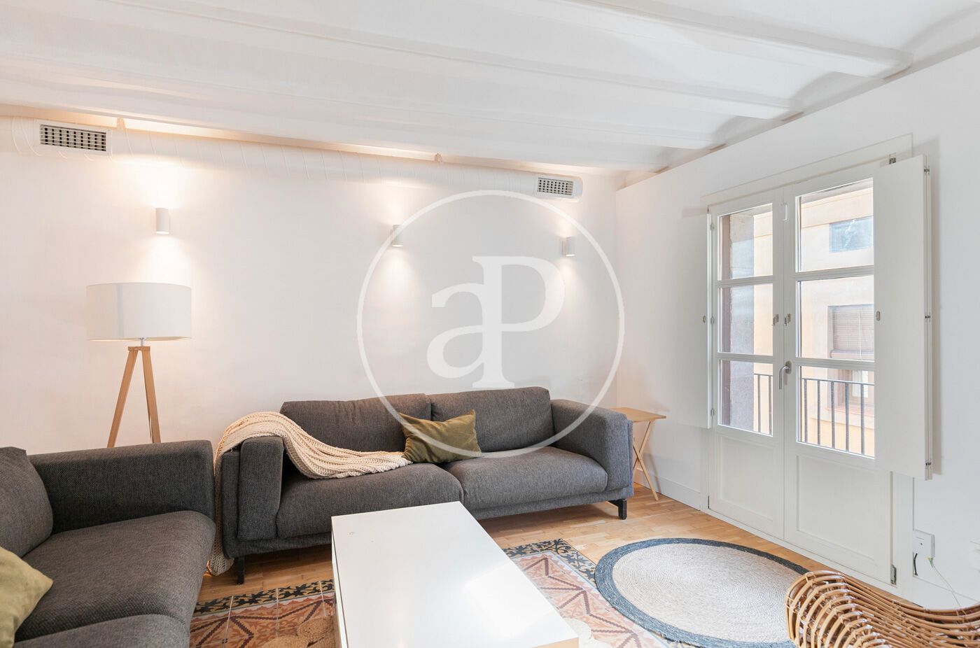 Living room of Flat for sale in  Barcelona Capital  with Air Conditioner, Heating and Balcony