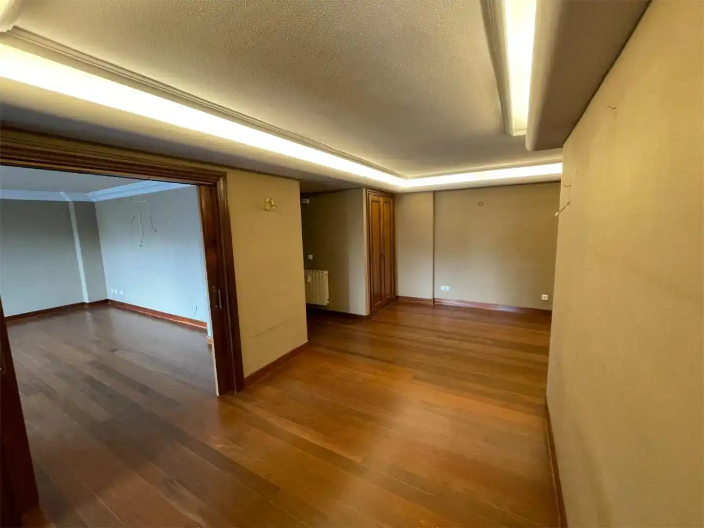 Piso en venta en León Capital  con Parquet, Trastero y Piscina