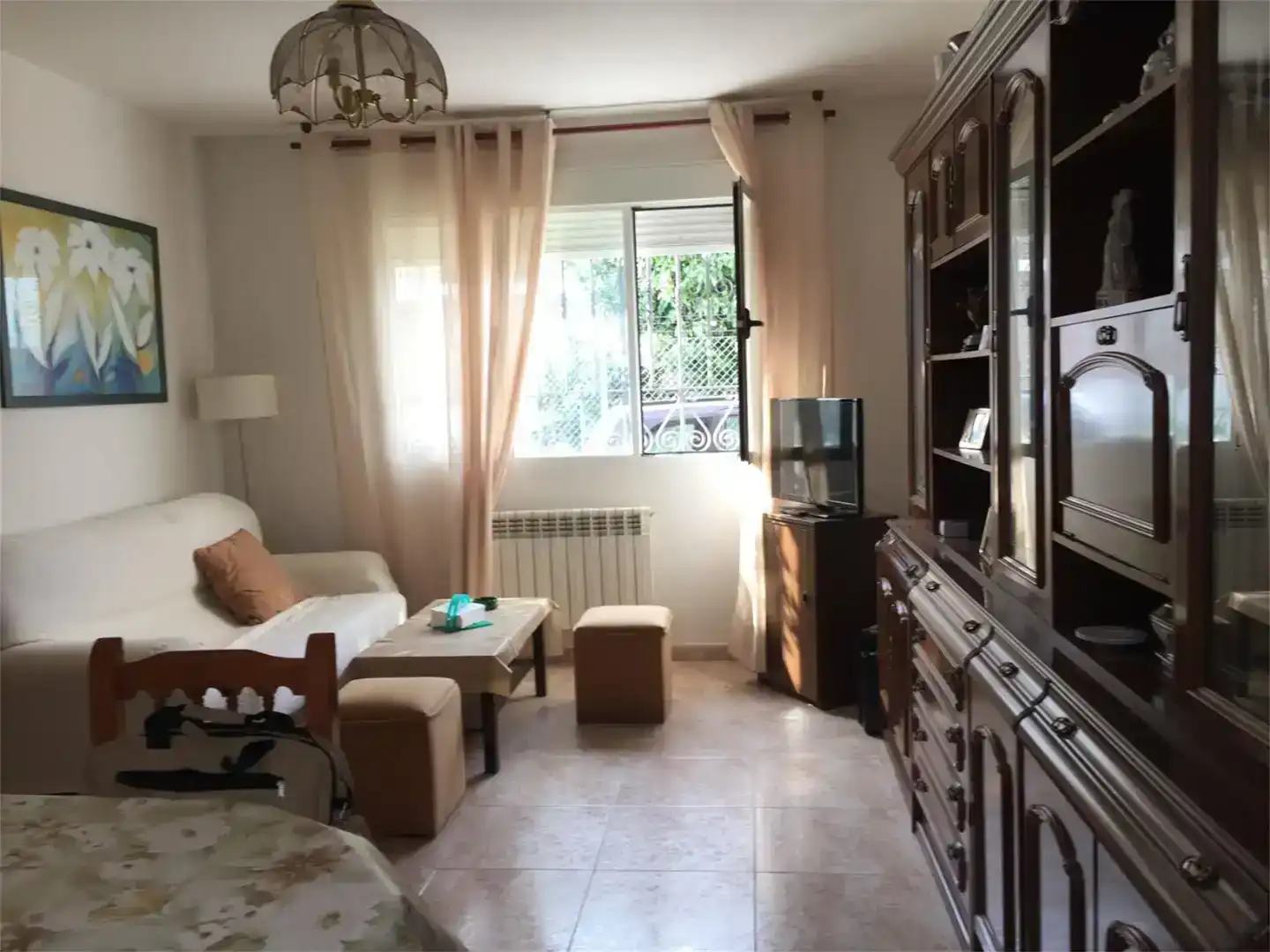 Sala d'estar de Casa o xalet en venda en Martín Muñoz de las Posadas