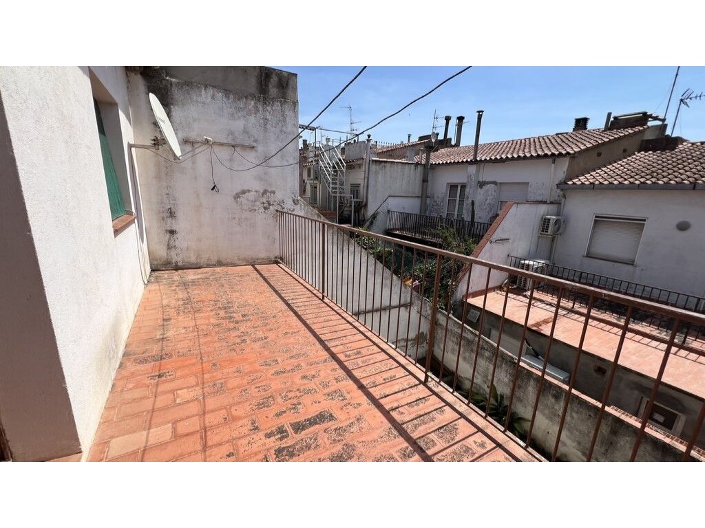 Balcony of House or chalet for sale in Figueres
