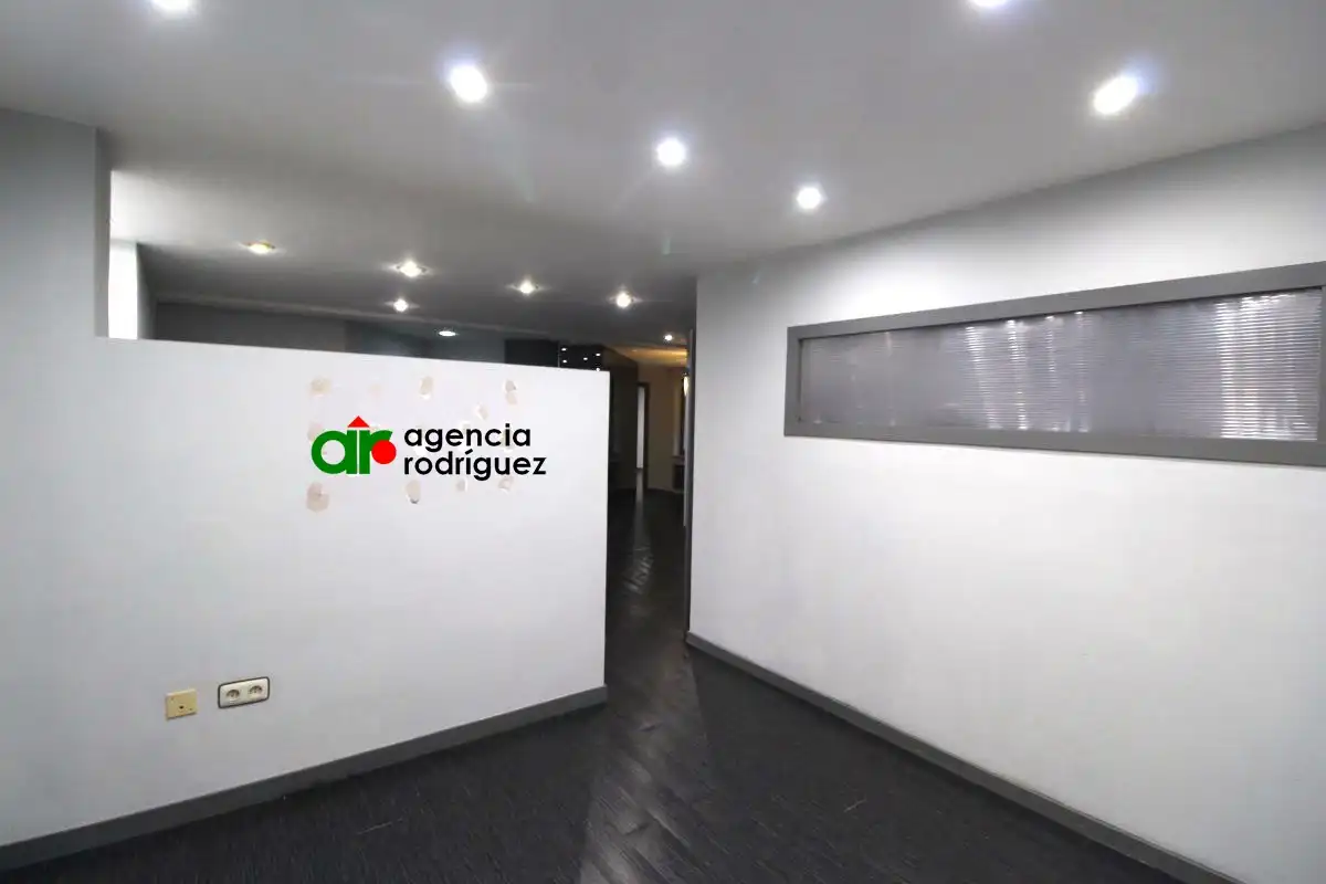 Oficina amb ascensor de lloguer a Centro - Casco Histórico, imagen 3
