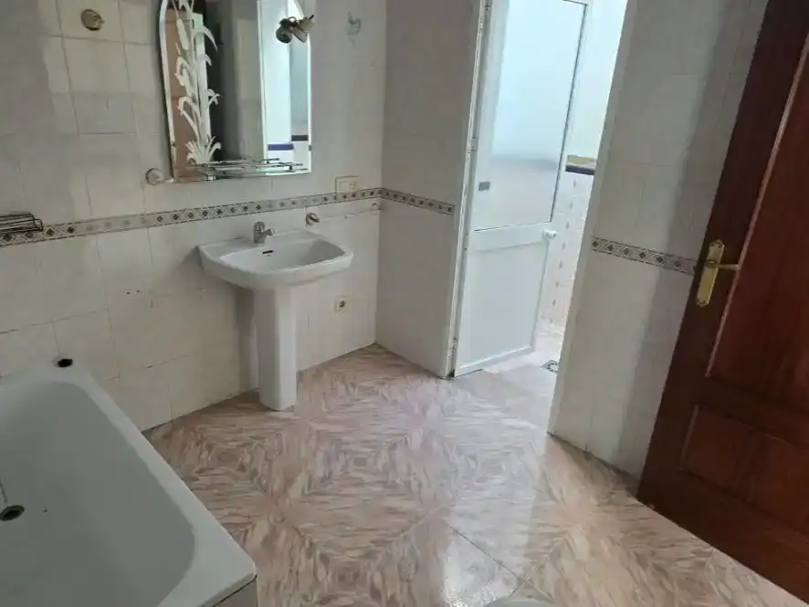 Baño de Piso en venta en La Palma del Condado con Amueblado