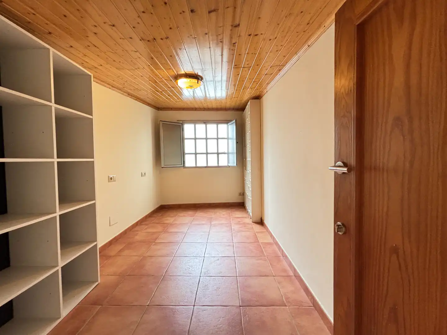 Casa adosada en venta en Rianxo con Calefacción, Trastero y Amueblado